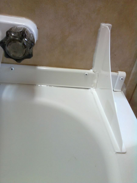 Water Leaking While Showering Repairs, Spraymaid Bathtub Splash Guards
